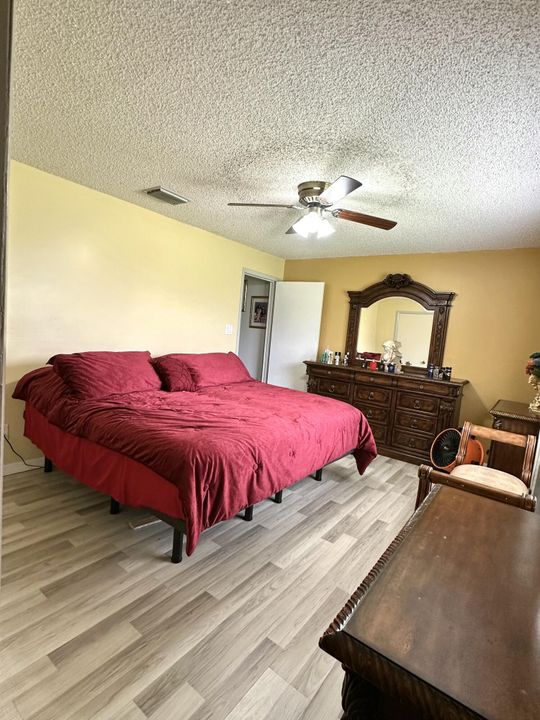 En Venta: $620,000 (4 camas, 2 baños, 3370 Pies cuadrados)