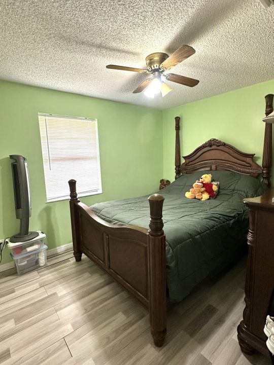 En Venta: $620,000 (4 camas, 2 baños, 3370 Pies cuadrados)