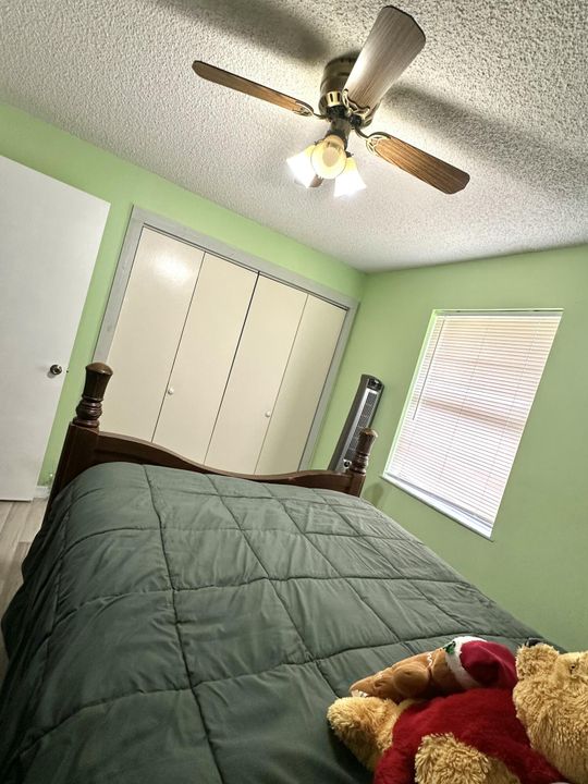 En Venta: $620,000 (4 camas, 2 baños, 3370 Pies cuadrados)