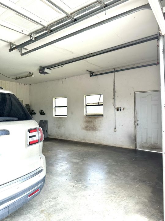 En Venta: $620,000 (4 camas, 2 baños, 3370 Pies cuadrados)