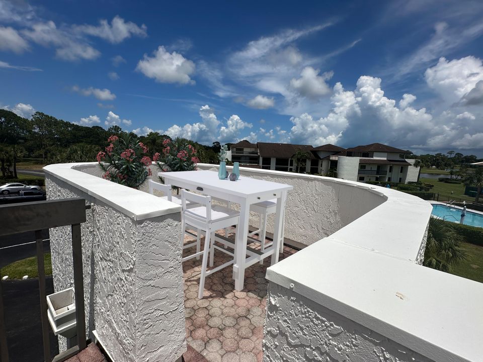 Active With Contract: $269,000 (3 beds, 2 baths, 2026 Square Feet)