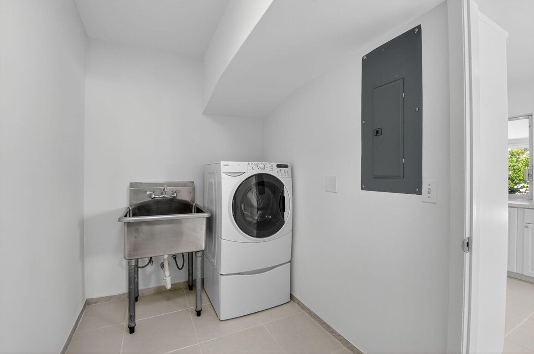 Activo con contrato: $789,999 (2 camas, 2 baños, 1331 Pies cuadrados)