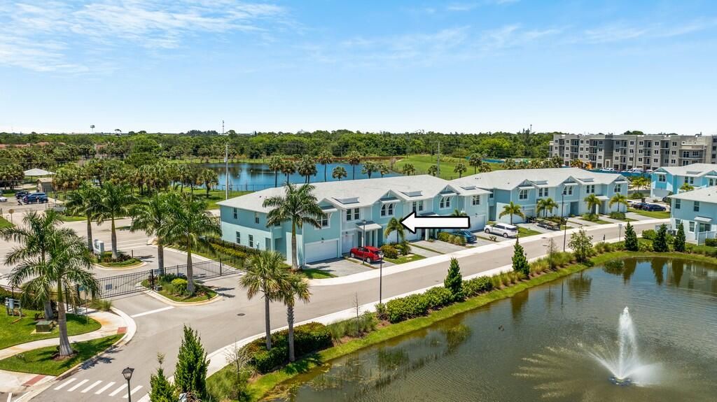 合同活跃: $2,699 (3 贝兹, 2 浴室, 1475 平方英尺)