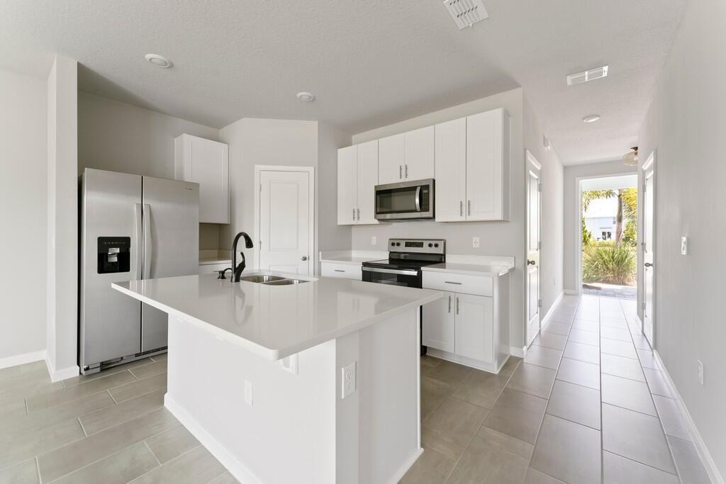 合同活跃: $2,699 (3 贝兹, 2 浴室, 1475 平方英尺)