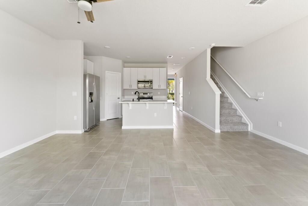 合同活跃: $2,699 (3 贝兹, 2 浴室, 1475 平方英尺)