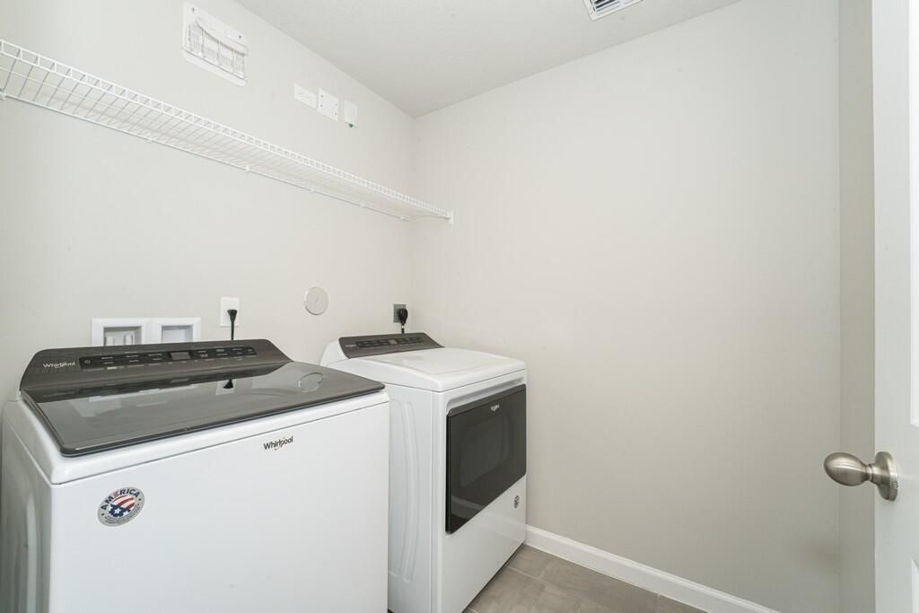 合同活跃: $2,699 (3 贝兹, 2 浴室, 1475 平方英尺)