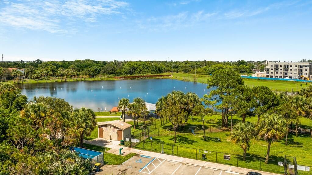 合同活跃: $2,699 (3 贝兹, 2 浴室, 1475 平方英尺)