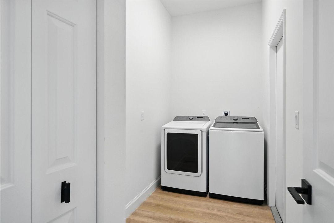 For Sale: $774,000 (3 beds, 2 baths, 2184 Square Feet)