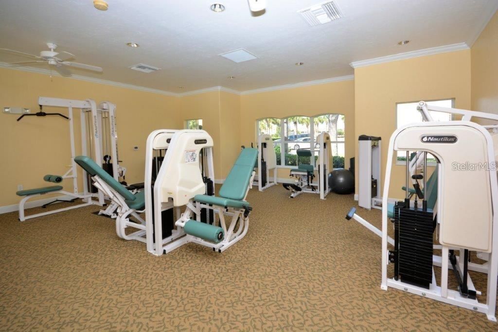 Под контрактом: $799,000 (3 спален, 2 ванн, 2480 Квадратных фут)