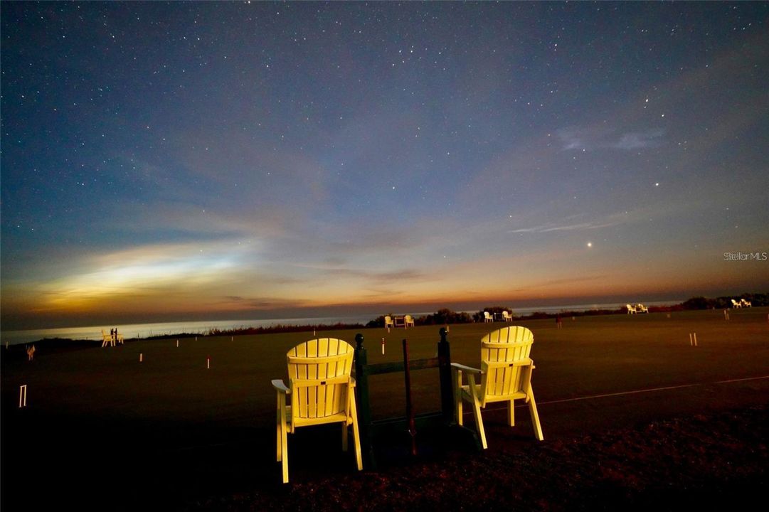 Под контрактом: $799,000 (3 спален, 2 ванн, 2480 Квадратных фут)