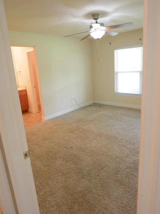 Active With Contract: $299,000 (3 beds, 2 baths, 1584 Square Feet)