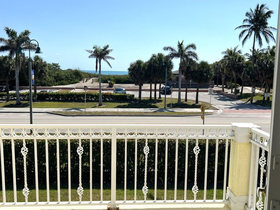 For Rent: $4,500 (3 beds, 3 baths, 2201 Square Feet)