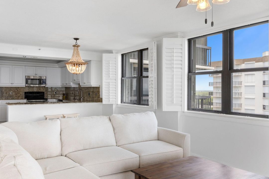 Active With Contract: $495,000 (2 beds, 2 baths, 1207 Square Feet)