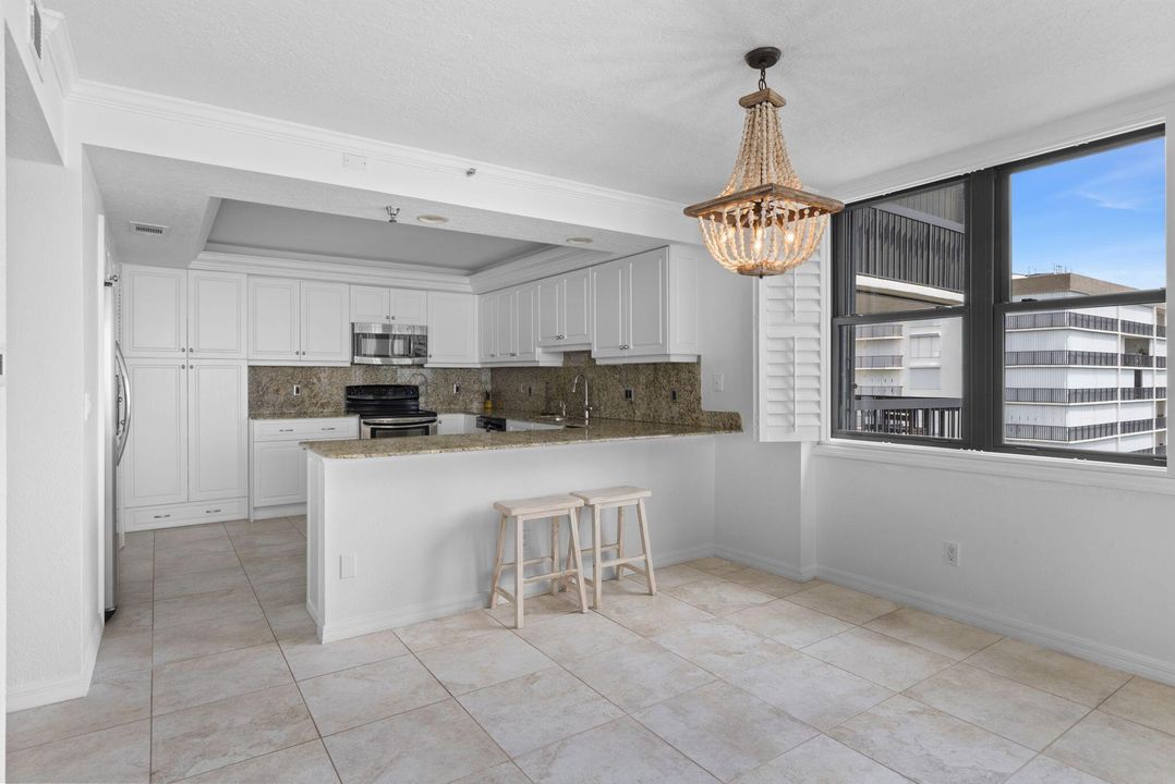 Active With Contract: $495,000 (2 beds, 2 baths, 1207 Square Feet)