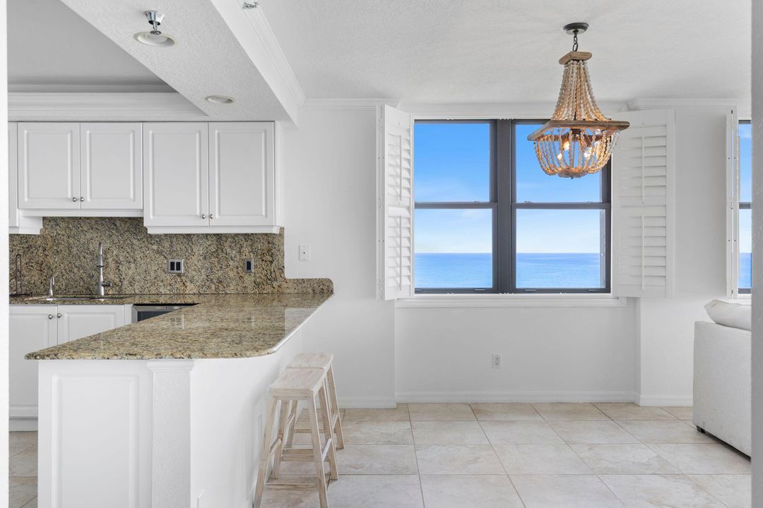 Active With Contract: $495,000 (2 beds, 2 baths, 1207 Square Feet)