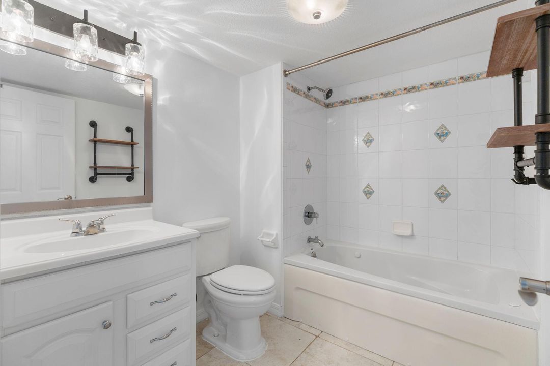 Active With Contract: $495,000 (2 beds, 2 baths, 1207 Square Feet)