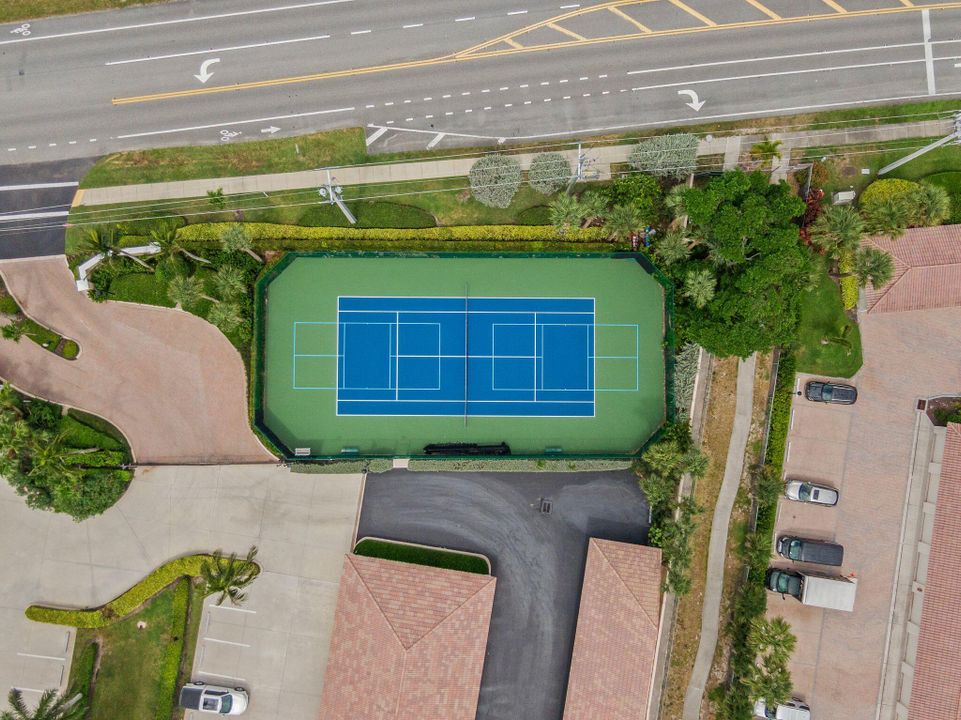 Active With Contract: $495,000 (2 beds, 2 baths, 1207 Square Feet)