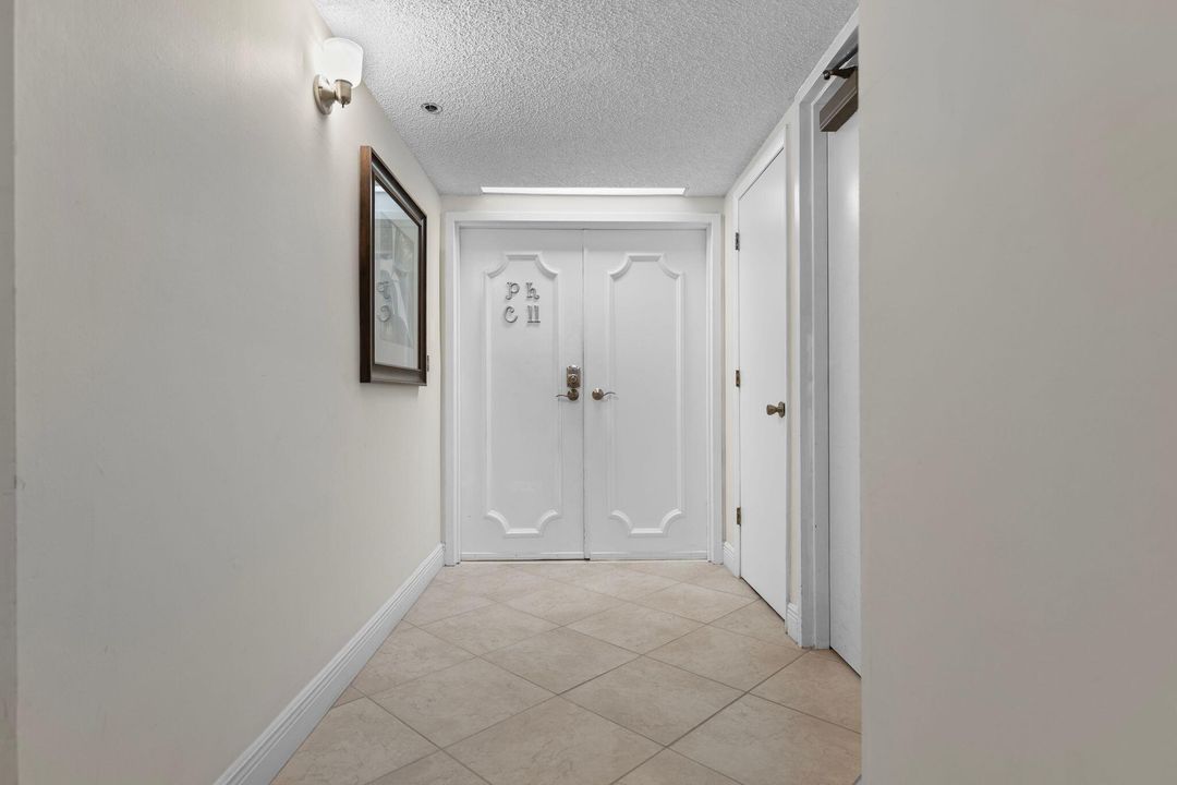 Active With Contract: $495,000 (2 beds, 2 baths, 1207 Square Feet)