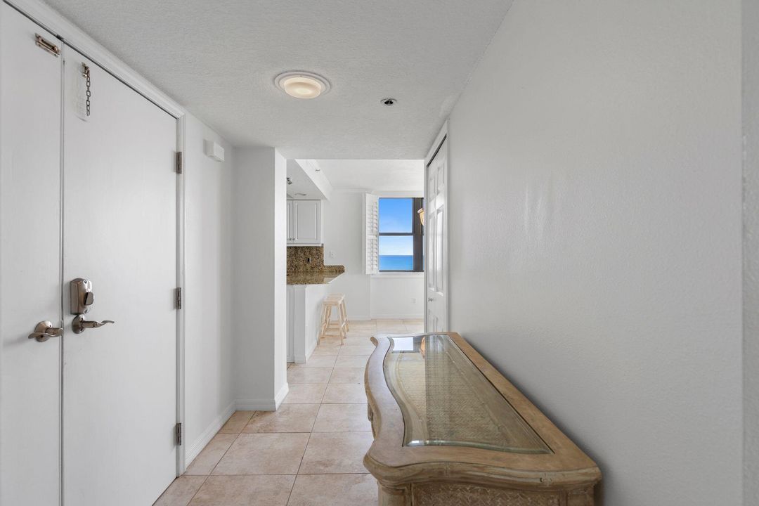 Active With Contract: $495,000 (2 beds, 2 baths, 1207 Square Feet)