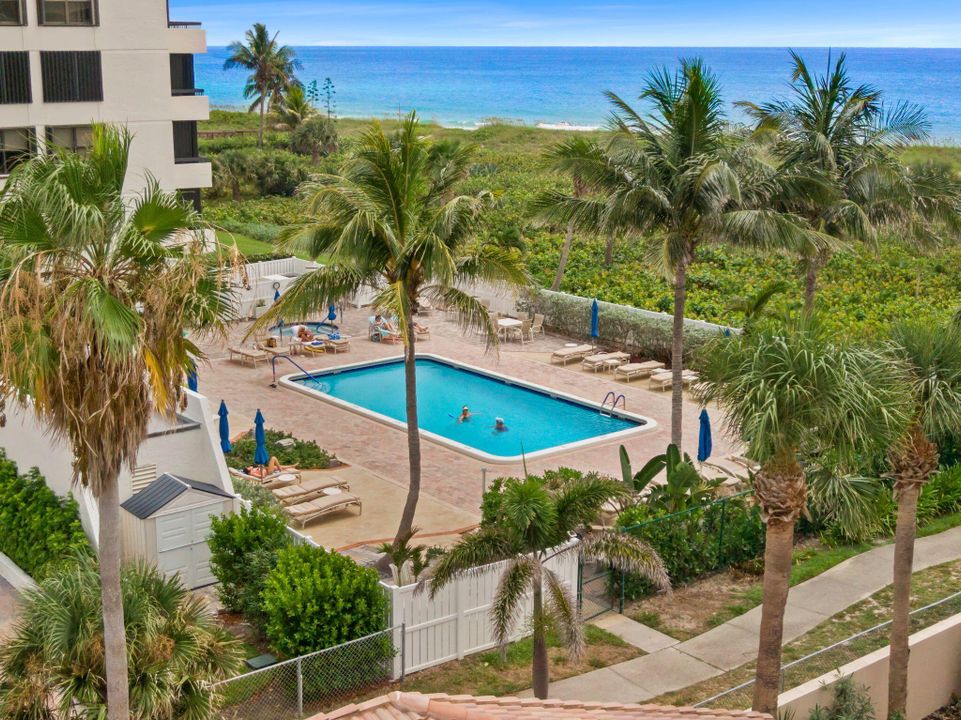 Active With Contract: $495,000 (2 beds, 2 baths, 1207 Square Feet)