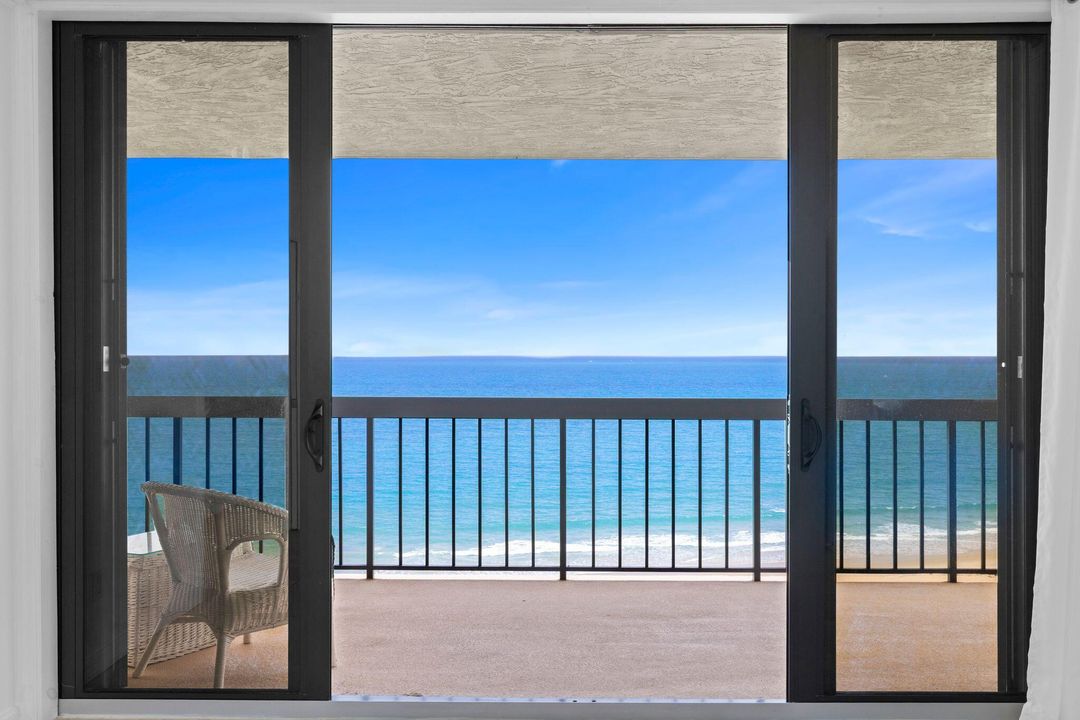 Active With Contract: $495,000 (2 beds, 2 baths, 1207 Square Feet)