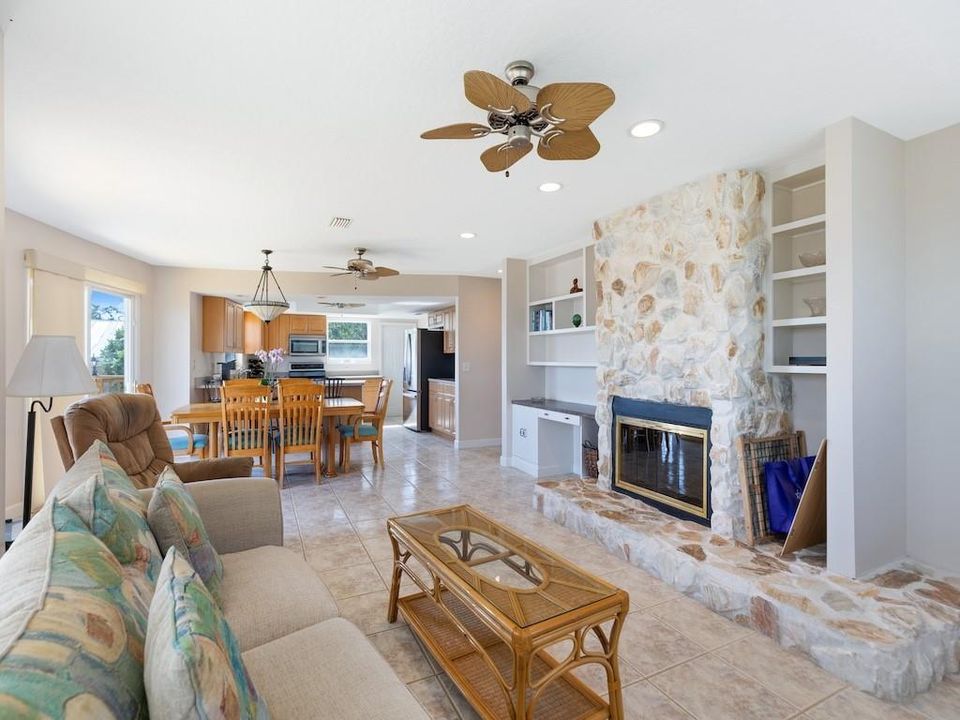 待售: $1,789,000 (4 贝兹, 2 浴室, 3714 平方英尺)