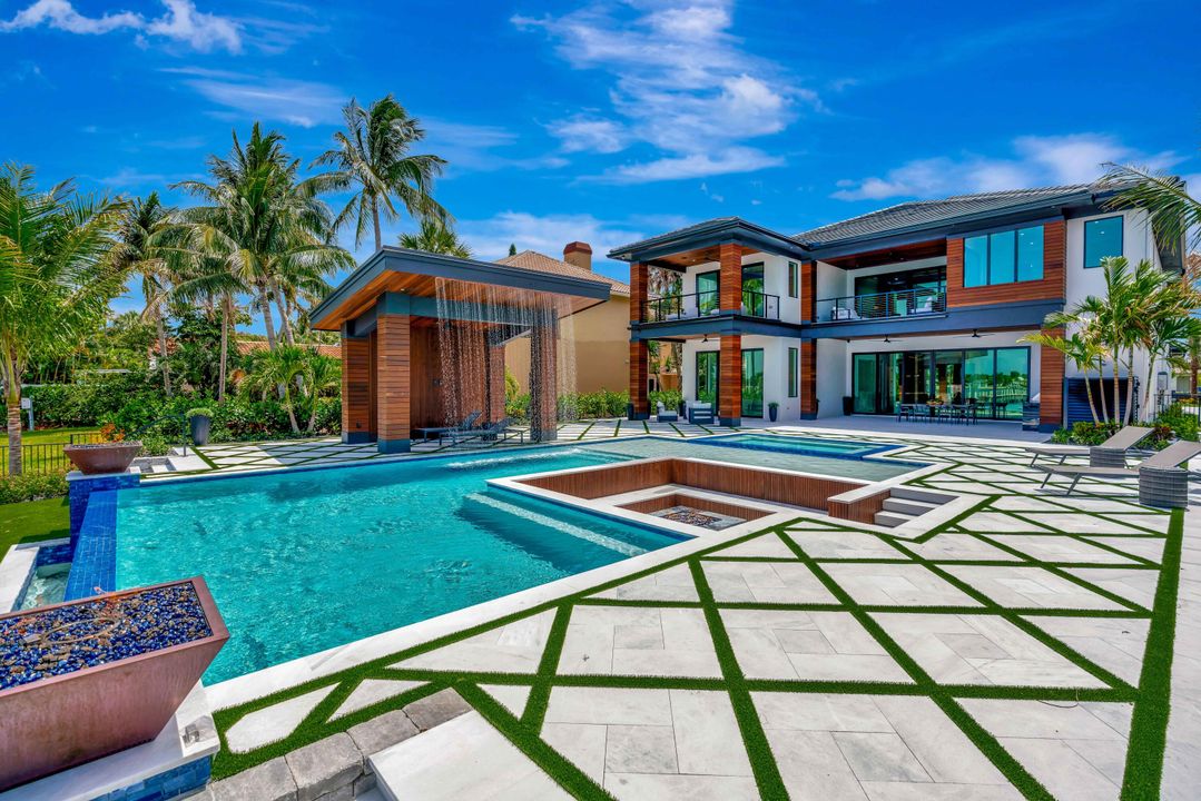 出租: $65,000 (7 贝兹, 8 浴室, 8475 平方英尺)