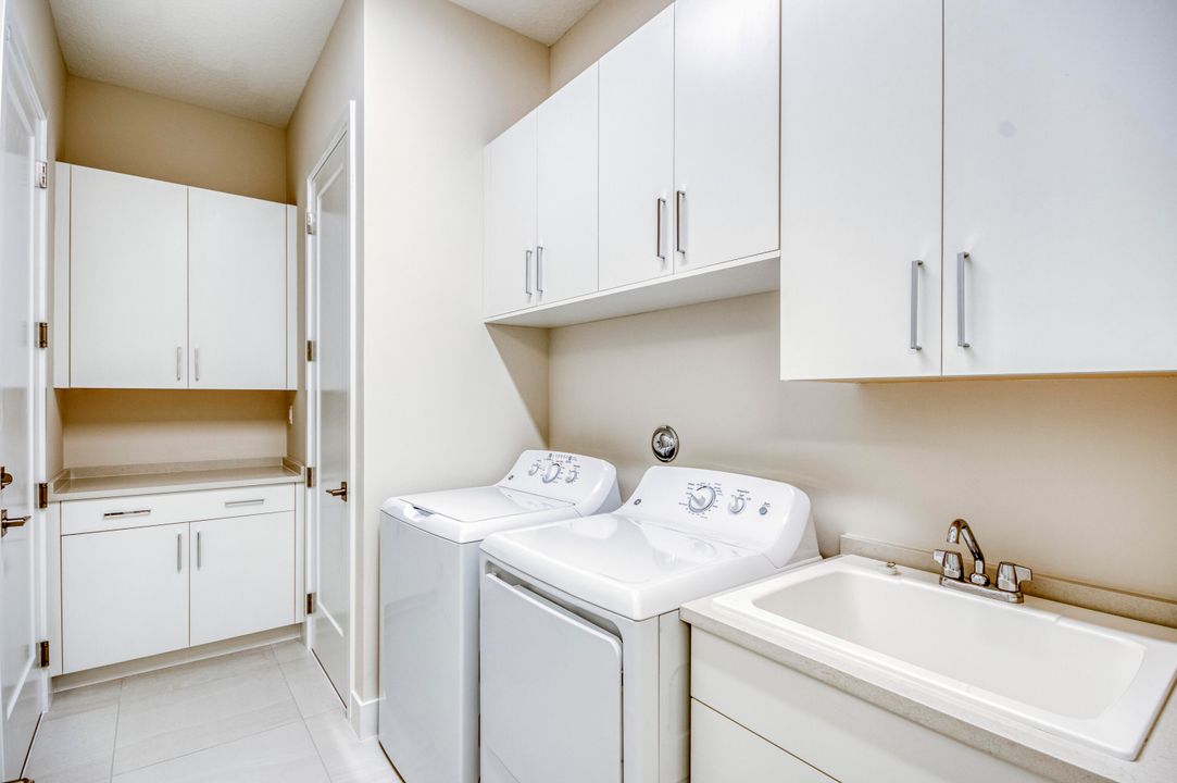 Active With Contract: $1,247,900 (4 beds, 4 baths, 3000 Square Feet)