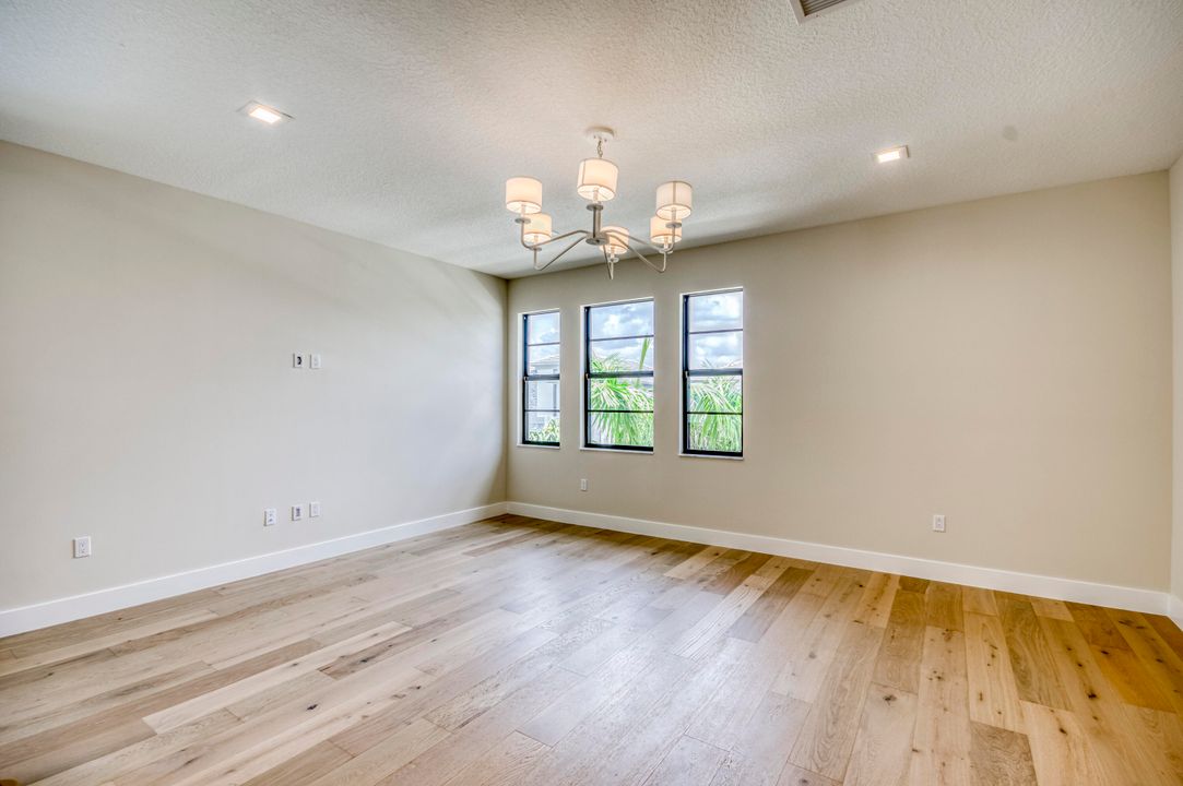 Active With Contract: $1,247,900 (4 beds, 4 baths, 3000 Square Feet)