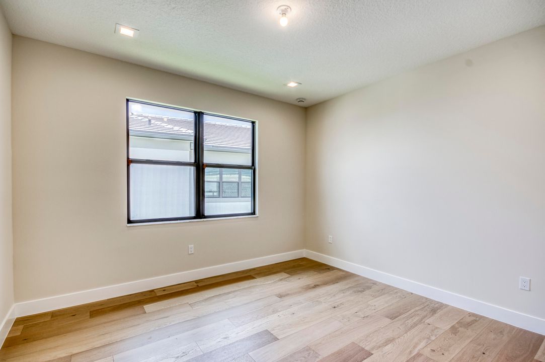 Active With Contract: $1,247,900 (4 beds, 4 baths, 3000 Square Feet)