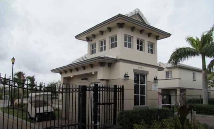 Под контрактом: $1,900 (3 спален, 2 ванн, 1049 Квадратных фут)