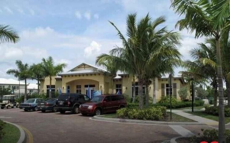 Под контрактом: $1,900 (3 спален, 2 ванн, 1049 Квадратных фут)