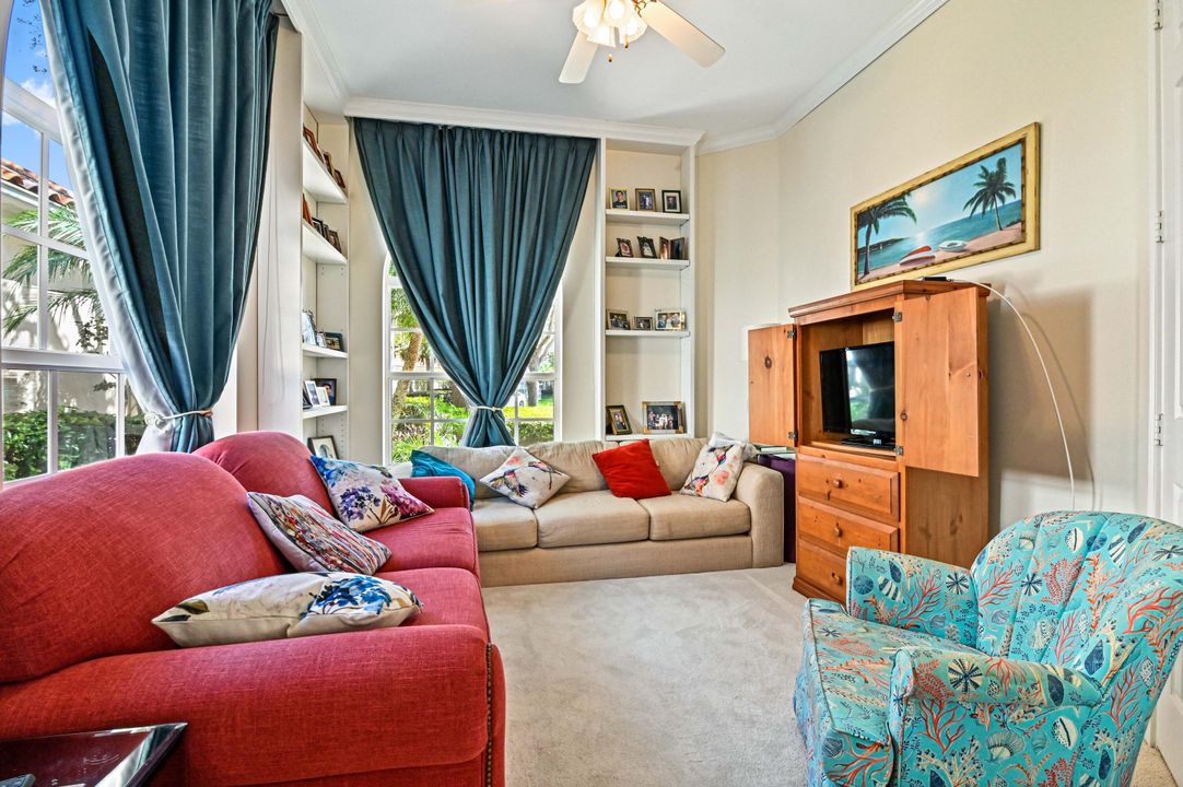 Под контрактом: $4,250 (3 спален, 2 ванн, 2084 Квадратных фут)