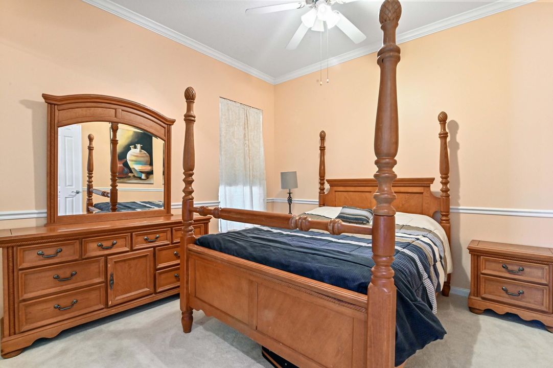 Под контрактом: $4,250 (3 спален, 2 ванн, 2084 Квадратных фут)