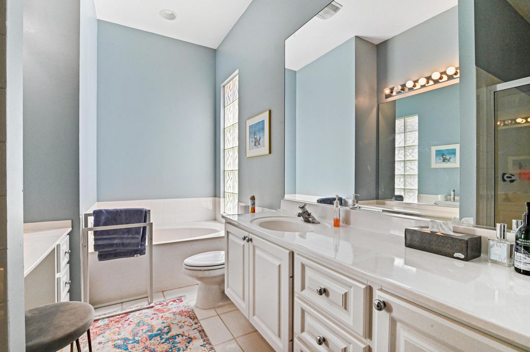 Под контрактом: $4,250 (3 спален, 2 ванн, 2084 Квадратных фут)