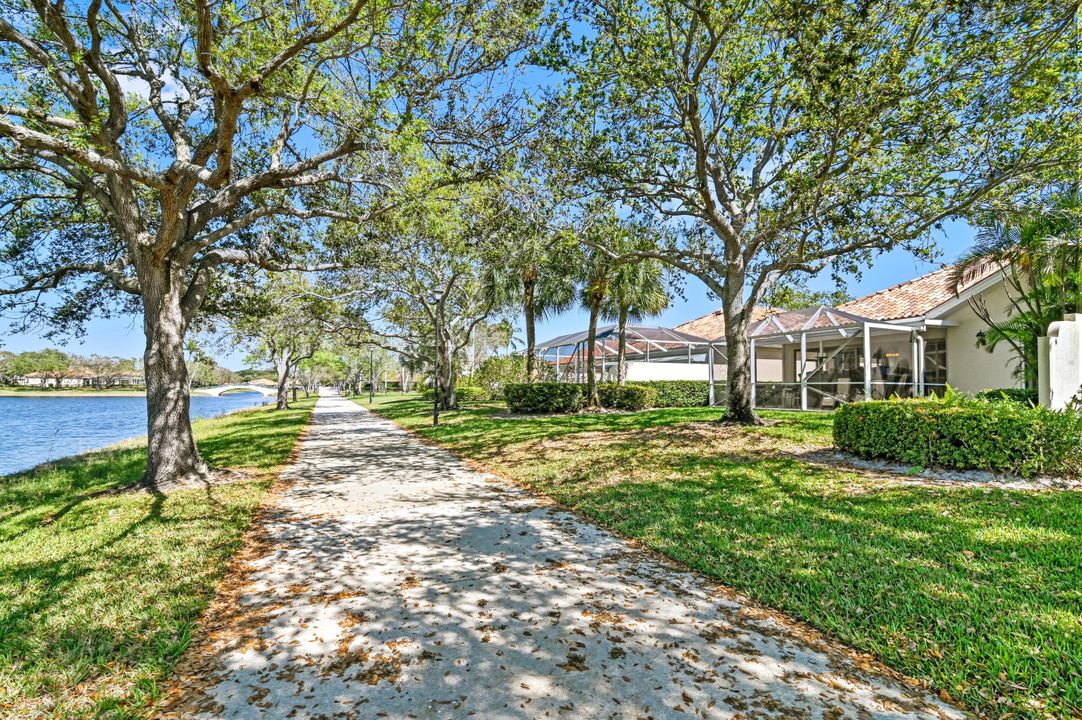 Под контрактом: $4,250 (3 спален, 2 ванн, 2084 Квадратных фут)