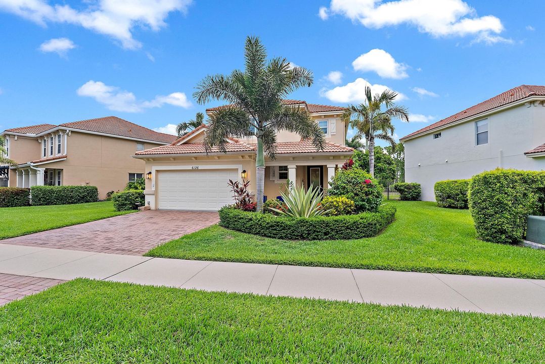 待售: $799,000 (4 贝兹, 3 浴室, 2697 平方英尺)