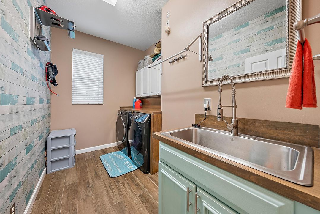 待售: $799,000 (4 贝兹, 3 浴室, 2697 平方英尺)