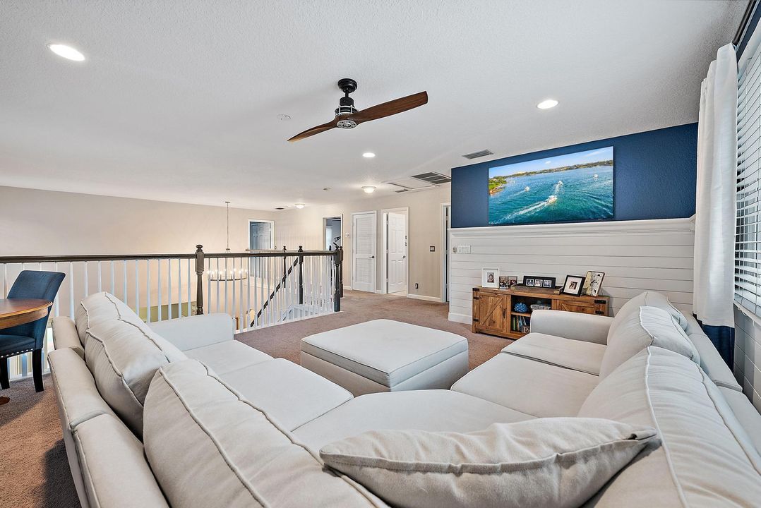 待售: $799,000 (4 贝兹, 3 浴室, 2697 平方英尺)