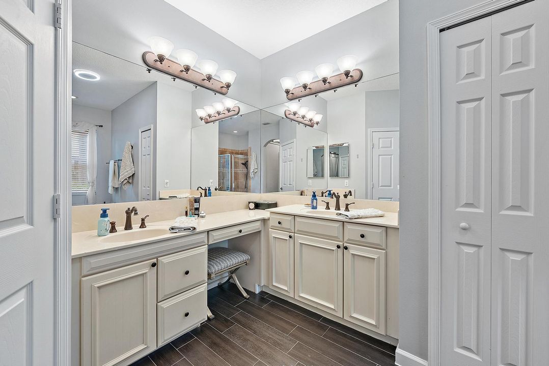 待售: $799,000 (4 贝兹, 3 浴室, 2697 平方英尺)