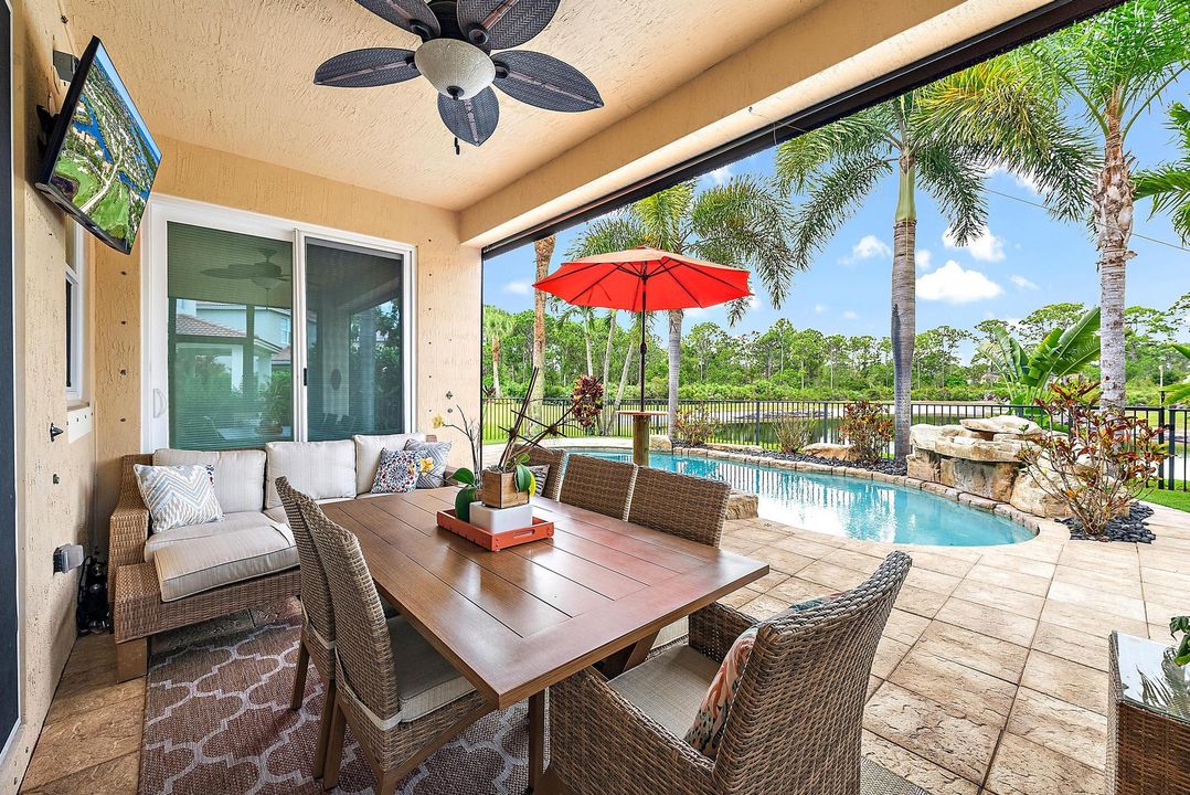 待售: $799,000 (4 贝兹, 3 浴室, 2697 平方英尺)