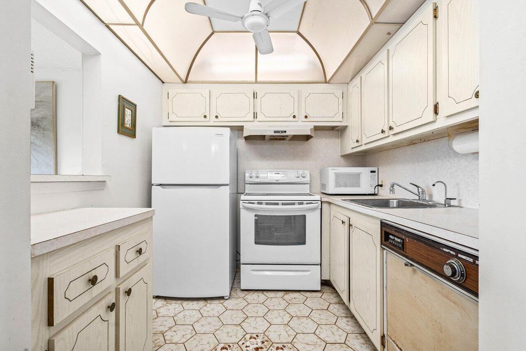 待售: $75,000 (1 贝兹, 1 浴室, 600 平方英尺)