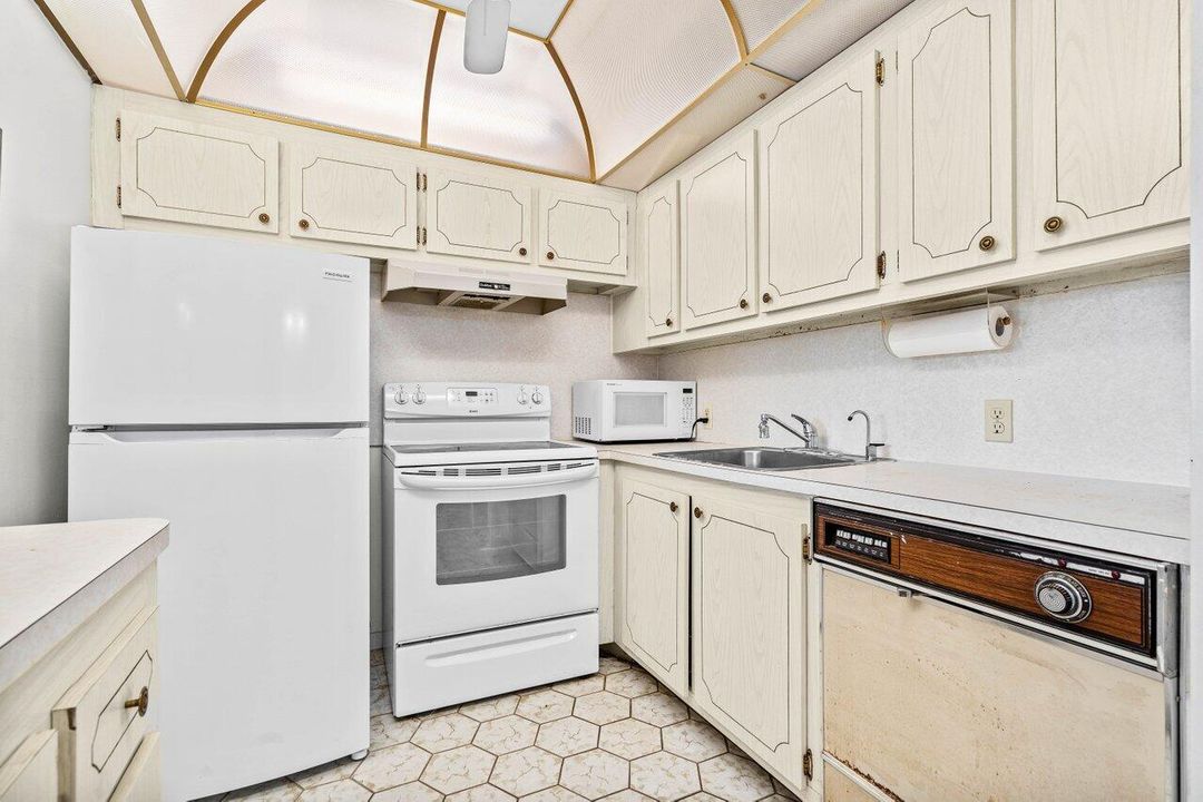 待售: $75,000 (1 贝兹, 1 浴室, 600 平方英尺)