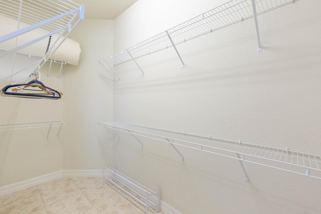 待售: $945,000 (3 贝兹, 2 浴室, 2459 平方英尺)