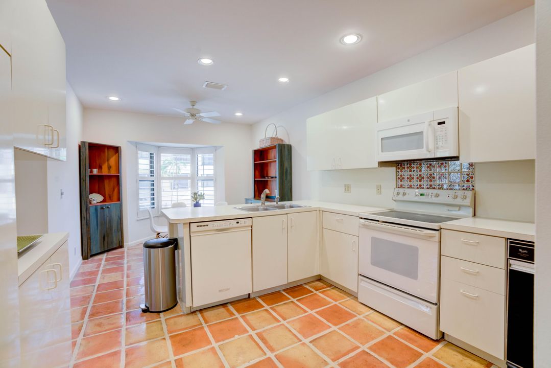 Active With Contract: $10,000 (3 beds, 2 baths, 2680 Square Feet)