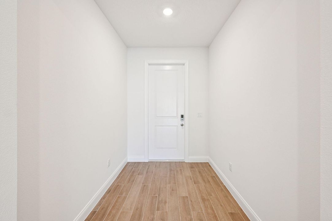 合同活跃: $457,140 (3 贝兹, 2 浴室, 2181 平方英尺)