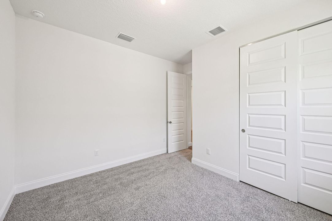 合同活跃: $457,140 (3 贝兹, 2 浴室, 2181 平方英尺)