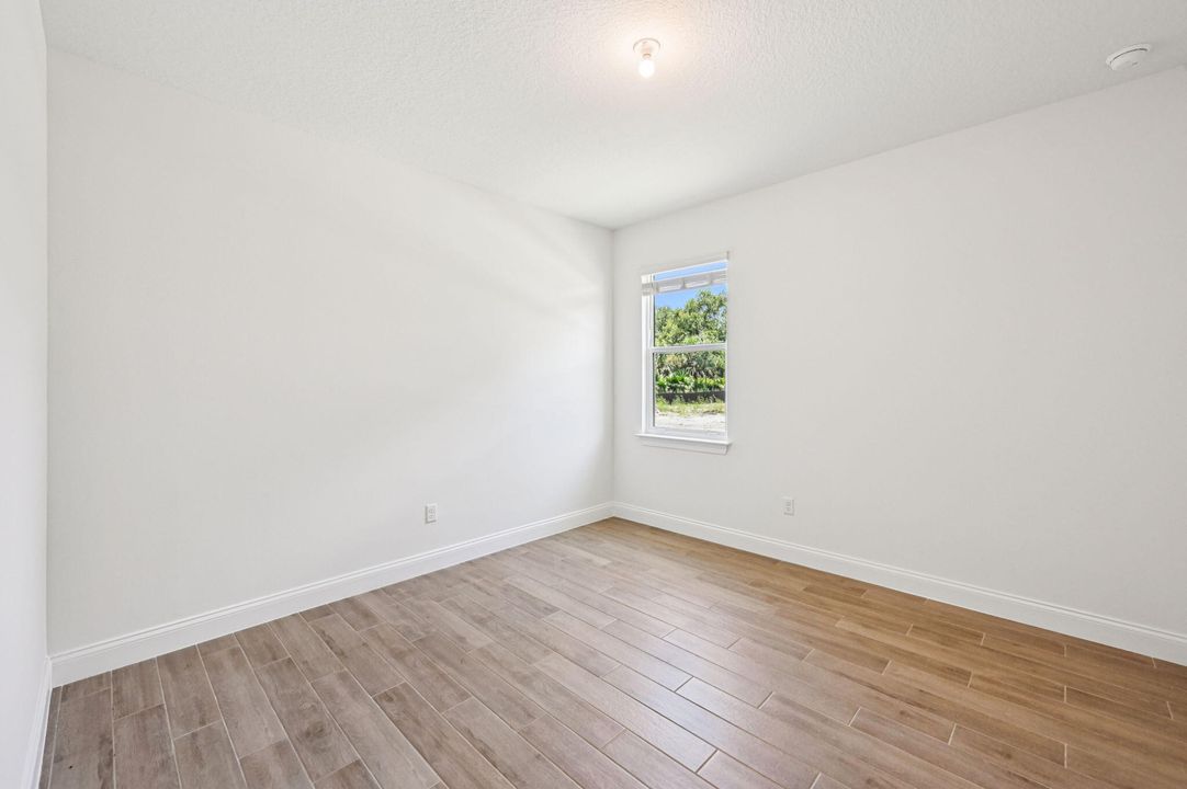 合同活跃: $457,140 (3 贝兹, 2 浴室, 2181 平方英尺)