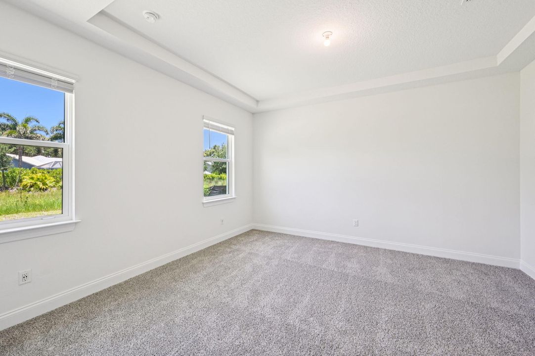 合同活跃: $457,140 (3 贝兹, 2 浴室, 2181 平方英尺)