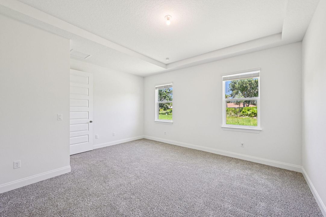 合同活跃: $457,140 (3 贝兹, 2 浴室, 2181 平方英尺)